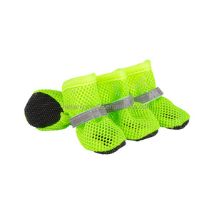 Chaussures d'été antidérapantes et respirantes pour chiens, style western mignon, protège-pattes pour animaux de compagnie avec semelle souple imprimée, faciles à maintenir sur les pattes pour chiens et chats - Product Image 1