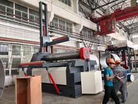 Machine à rouler les plaques CNC à 4 rouleaux Rbqlty, fonctionnement automatique, modèle personnalisable avec certifications CE ISO SGS