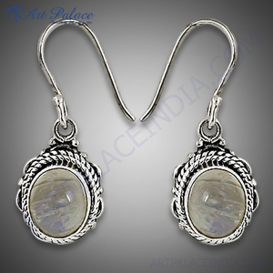 Boucles d'oreilles Huggie en argent sterling 925 avec cristal de pierre de lune arc-en-ciel, design ethnique pour femmes, pour la purification des énergies négatives et la protection - Product Image 3