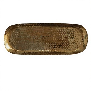 Plat de service Amson en laiton poli, moderne, de luxe, écologique, en aluminium, de forme irrégulière, personnalisable, pour la maison et les mariages - Product Image 1