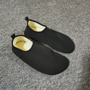 Chaussons d'intérieur en tricot à bout fermé avec semelle extérieure en EVA antidérapante, doublure en peluche, semelle souple, unisexe, pour adultes et enfants, grande taille - Product Image 1