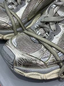 Venta al por mayor de fábrica de calzado informal de lujo de diseñador de alta calidad, calzado deportivo transpirable y antideslizante, y calzado para skate. - Product Image 6