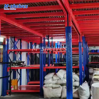 Plateforme de mezzanine d'entrepôt robuste, structure en acier, système de rayonnage sur deux niveaux, panneaux galvanisés personnalisés