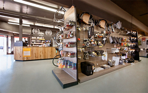 Decoración de Tienda de Bicicletas con Diseño Personalizado - Product Image 6