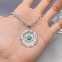 Collier pendentif marguerite en argent sterling 925 avec accent turquoise et filigrane doré, bijou tendance unisexe pour tous les jours