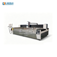 Machine de fraisage CNC multifonction pour verre, idéale pour la fabrication de portes sans cadre, d'écrans de douche et de verre marin, avec fonctions de perçage, fraisage et polissage des bords.