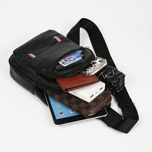 Sac de Poitrine en PU pour Homme, Sac Bandoulière Étanche, Décontracté, Sportif, Couleur Unie Noir Café Marron Clair, Collection Printemps 2025 - Product Image 3