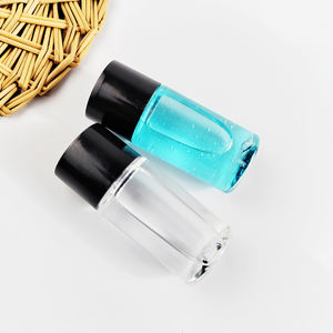 Shampooing d'hôtel de 30ml en bouteille transparente avec bouchon à vis noir - Product Image 3