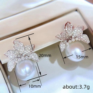 Eleganti Orecchini Floreali Simil-Perla per Donne, Classici Orecchini Pendenti a Fiore, Gioielli di Moda per Uso Quotidiano e Feste - Product Image 5