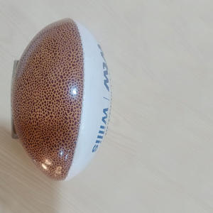 Ballon de rugby personnalisé de haute qualité, léger et durable, pour les écoles, les clubs, les sports de plein air, avec logo, couleurs et tailles personnalisés - Product Image 3