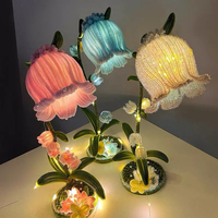 Kit de matériaux DIY pour lanterne en forme de fleur de lys à tige torsadée, décoration de bureau pour le Nouvel An, petite lanterne lumineuse