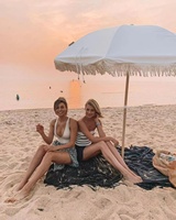 Parasol de plage extérieur moderne de luxe portable avec pompons, logo personnalisé, design gratuit, 8 pieds, en pongee 190T, manuel, droit, pour voyage