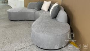 Muebles de Sala de Estar de Diseño de Alta Calidad, Sofá Curvo de Lujo Personalizado en Terciopelo Gris Claro - Product Image 4