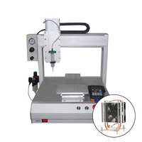 Machine d'assemblage de dissipateurs thermiques pour ligne de production de modules thermiques
