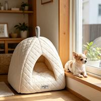 Yangyangpet Weißes Dreieckiges Kühlendes Stoff-Hundebett Großhandel Beruhigendes Orthopädisches Schaumstoff-Hundebett