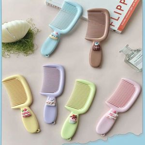 Lindo Mini Peine de Dibujos Animados, Pequeño Peine de Resina Portátil para Viajes, para Uso General - Product Image 4