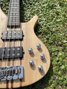 Basse Électrique Tout-En-Un, Versions à Quatre et Cinq Cordes, en Bois d'<span class=keywords><strong>Orme</strong></span> pour le Genre Musical 'Guitare' - Product Image 2