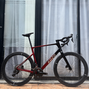 Vélo <span class=keywords><strong>de</strong></span> route en <span class=keywords><strong>carbone</strong></span> 8250g 50mm avec roues en <span class=keywords><strong>carbone</strong></span>, 24 vitesses, freins à disque hydrauliques, système électronique Wheeltop EDS TX T800 EPS, 40 - Product Image 6