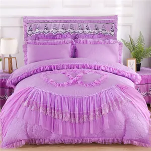 Set di biancheria da letto per matrimonio trapuntato in stile americano con pizzo ricamato naturale rosa rosso viola