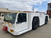 Tracteur d'avion 28T: traction 2250kN, puissance Cummins, certifié IATA AHM pour les opérations de recul à usage intensif