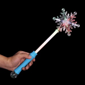Baguette Magique Lumineuse LED Flocon de Neige Clignotante pour Enfants, Jouet de Projection pour Fêtes Nocturnes et <span class=keywords><strong>Noël</strong></span> - Product Image 1