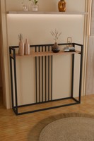 Moderner Wohnzimmer-Konsolentisch mit Robustem Eisenrahmen, Dekorativem Design und Spanplatten-Regalen
