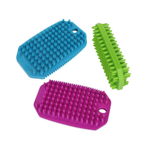 TPRペットグルーミングバスブラシ＆マッサージコーム（犬猫用）抜け毛除去ウェット/ドライ両用 - Product Image 2