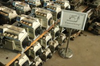 Machine à coudre d'occasion juki-mo 2400 surjeteuse japonaise d'occasion machine à coudre industrielle usada