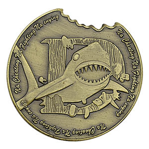 Shark Challenge Coin Ocean King Badge Gravé En Métal Plaqué Or TV Film <span class=keywords><strong>Personnage</strong></span> Médaille Commémorative Art Abstrait Décoration - Product Image 2