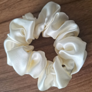 Groothandel 100% Moerbei Zijde Haar <span class=keywords><strong>Scrunchies</strong></span> Voor Vrouwen Scrunchy Zijde <span class=keywords><strong>Scrunchies</strong></span> Voor Haar Banden Elastische Band Haar - Product Image 6