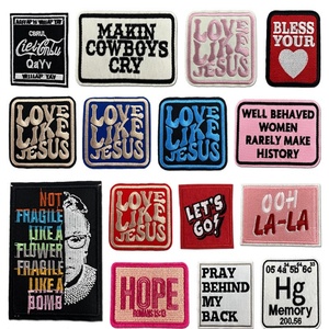 Patch brodé thermocollant série rouge 'Let's Go Make Cowboy Cry <span class=keywords><strong>Oh</strong></span>-<span class=keywords><strong>lala</strong></span>' carré pour vêtements, sacs, emballages et décoration - Product Image 1
