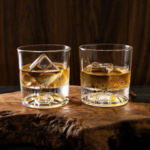 Verre à whisky créatif en forme de base de basket-ball, <span class=keywords><strong>verrerie</strong></span> à thème sportif unique et gaufrée, verre à whisky de luxe avec fond 3D pour les fans de <span class=keywords><strong>la</strong></span> NBA, cadeau - Product Image 6