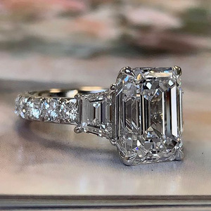 Anello Elegante a Forma Quadrata Stile Matrimoniale per Donne - Product Image 3