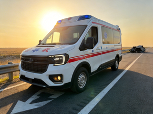 Nueva Ambulancia de Transporte de Pacientes, Manual, Diésel, con Aislamiento por Presión Negativa, Equipo Médico, Emisión EURO 5 - Product Image 1