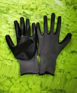 قفازات حديقة سوداء متينة وقابلة للتنفس من النايلون غير ملحومة محبوكة 13 جم من البوليستر النتريل المغلفة مع شعارك - Product Image 5