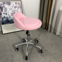 Moderner Rosa Salon-Hocker Verstellbarer Kosmetikstuhl mit Rollen für Wimpern- und Make-up-Studios