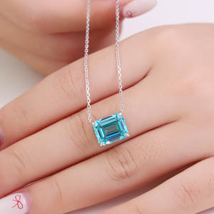 Collana con Pendente in Oro Giallo 14k con Diamante Creato in Laboratorio Taglio Smeraldo e Smeraldo Colombiano, Gioielli Raffinati da Donna - Product Image 1