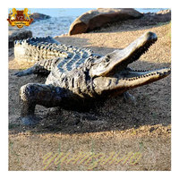 Sculpture d'animal antique en métal créative de scène de parc, sculpture d'animal en bronze de haute qualité, statue de crocodile