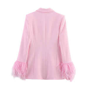 Jaket <span class=keywords><strong>blazer</strong></span> kasual wanita warna <span class=keywords><strong>pink</strong></span>, kerah notch, kancing tunggal, lengan dengan detail bulu. - Product Image 2