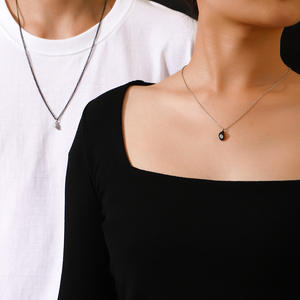 <span class=keywords><strong>สร้อย</strong></span>คอ<span class=keywords><strong>ส</strong></span><span class=keywords><strong>แตน</strong></span><span class=keywords><strong>เล</strong></span><span class=keywords><strong>ส</strong></span><span class=keywords><strong>ส</strong></span>ตีลรูปหัวใจประดับเพชรพร้อมจี้รูปไม้ไผ่ ดีไซน์<span class=keywords><strong>ส</strong></span>ร้าง<span class=keywords><strong>ส</strong></span>รรค์ <span class=keywords><strong>ส</strong></span>ปอร์ต <span class=keywords><strong>ส</strong></span>ีดำ ขายดีข้ามพรมแดน - Product Image 1