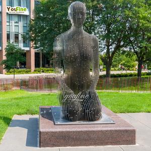 Figura de desaparición de acero inoxidable moderna para exteriores de tamaño real, estatua de escultura de Metal a la venta - Product Image 1