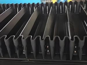 Büyük eğim açısı ve etek saptırma plakaları ile konveyör bant, aşınmaya dayanıklı ve yüksek sıcaklığa dayanıklı kauçuk konveyör bant - Product Image 3