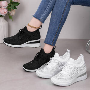 Chaussures compensées classiques pour femmes, style décontracté, légères et faciles à enfiler, idéales pour la marche - Product Image 1
