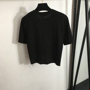 เสื้อยืดผู้หญิงคอกลมแขนสั้นมีเข็มเจาะสีร้อนแรงสำหรับฤดูร้อน2024 - Product Image 2