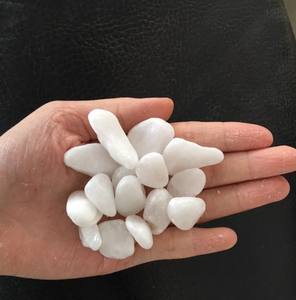 Meilleure vente de galets de galets blancs naturels en pierre d'oeuf du Vietnam pour décorations de villa de forme ronde avec couleur blanche - Product Image 3