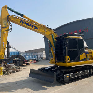 Excavatrice d'occasion Cummins Komatsu PC130-7/PC130-8 hydraulique moyenne et efficace, modèle 2023, poids opérationnel de 13 000 kg, pour usage urbain - Product Image 1
