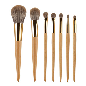Light Beech Wood Animal Hair 7-Piece Makeup Brush Set <b>Blush</b> Foundation Eyeshadow Brushes Natural Hair Wooden Handle - Product Image 3