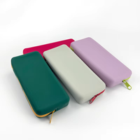 Porte-passeport de voyage en silicone, 20*12*3 cm, pochette de rangement étanche, organiseur de documents avec sangle de poignet pour les essentiels de voyage