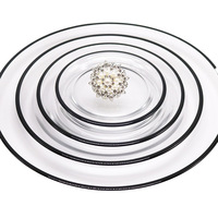 Assiettes rondes de dîner et de chargeur perlées en verre de 13 pouces écologiques pour la fête de mariage, à bord doré décoratif noir