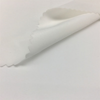 Vente en gros 100% polyester blanc tissu en mousseline de soie fine anti-pilules respirant croisé sergé tissé pour vêtements musulmans pour garçons filles